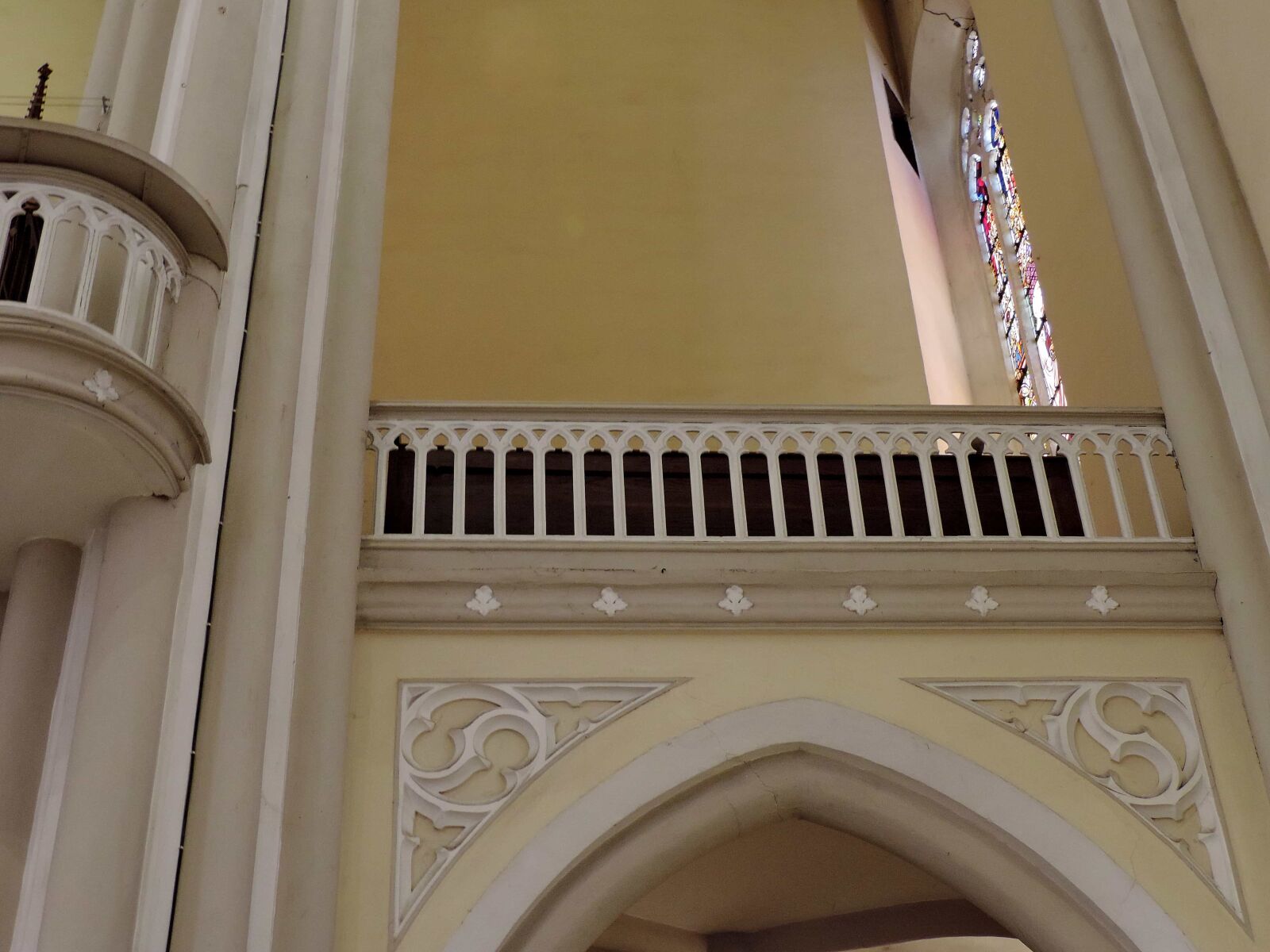 Nikon Coolpix P520 sample photo. Christian, christianity, interior decoration photography