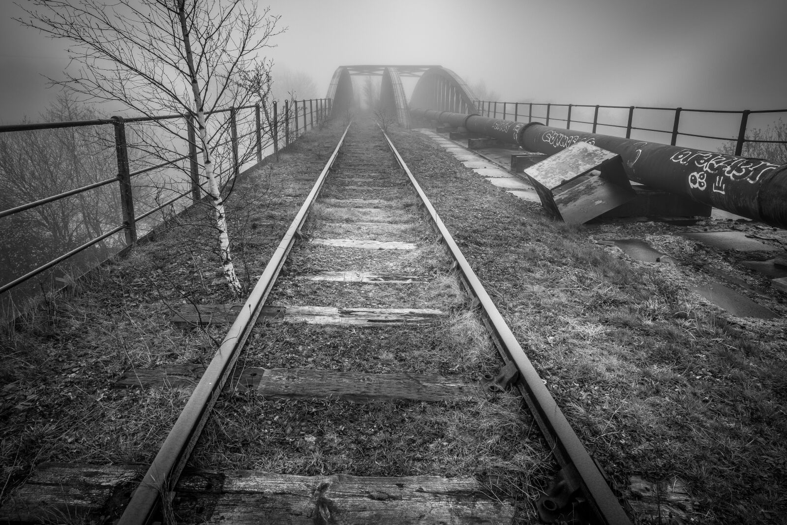 Fujifilm X-T2 sample photo. Abandoned, railway, castleford photography