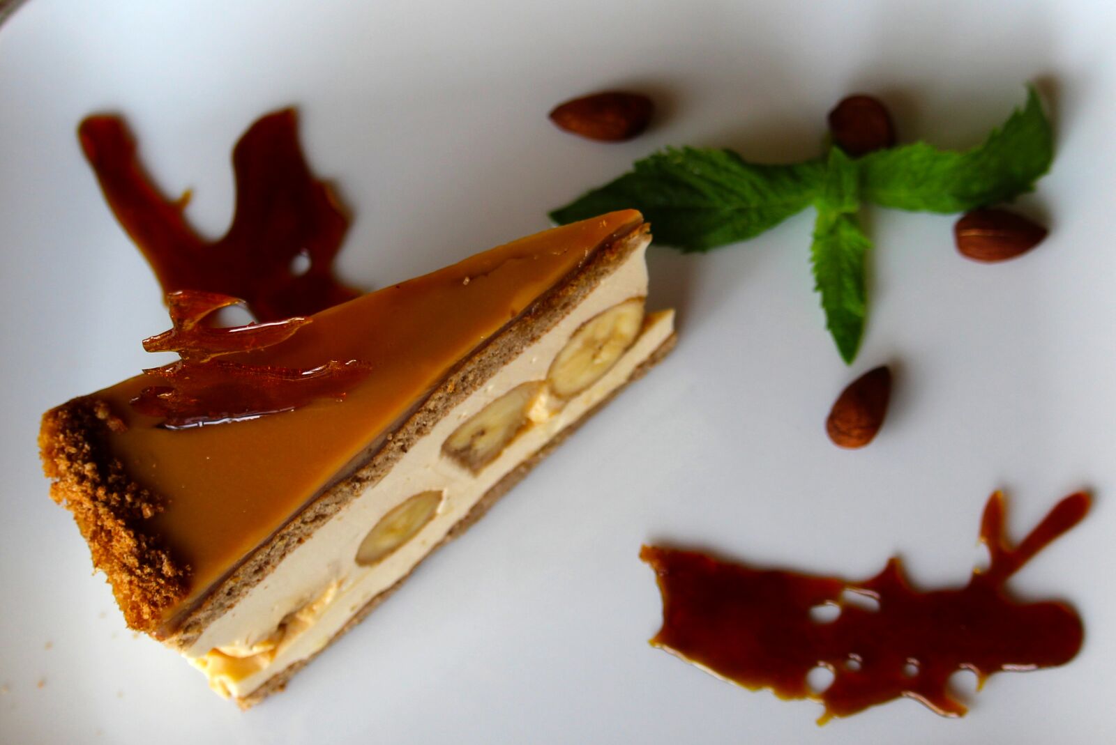 Canon EOS 1200D (EOS Rebel T5 / EOS Kiss X70 / EOS Hi) sample photo. Piece of cake, dessert photography