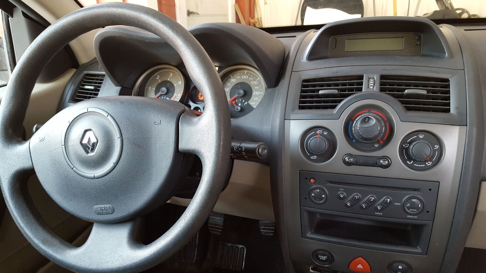 Samsung GALAXY S6 edge sample photo. Steering wheel, dashboard, renault photography