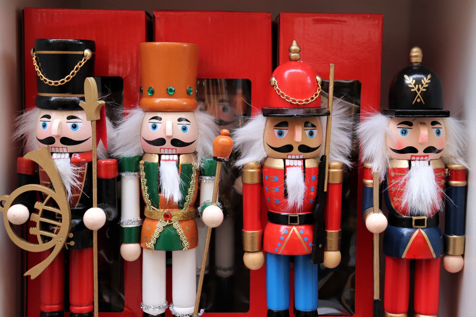 Canon EOS 200D (EOS Rebel SL2 / EOS Kiss X9) sample photo. Nusskracker figures, nutcracker, toy photography
