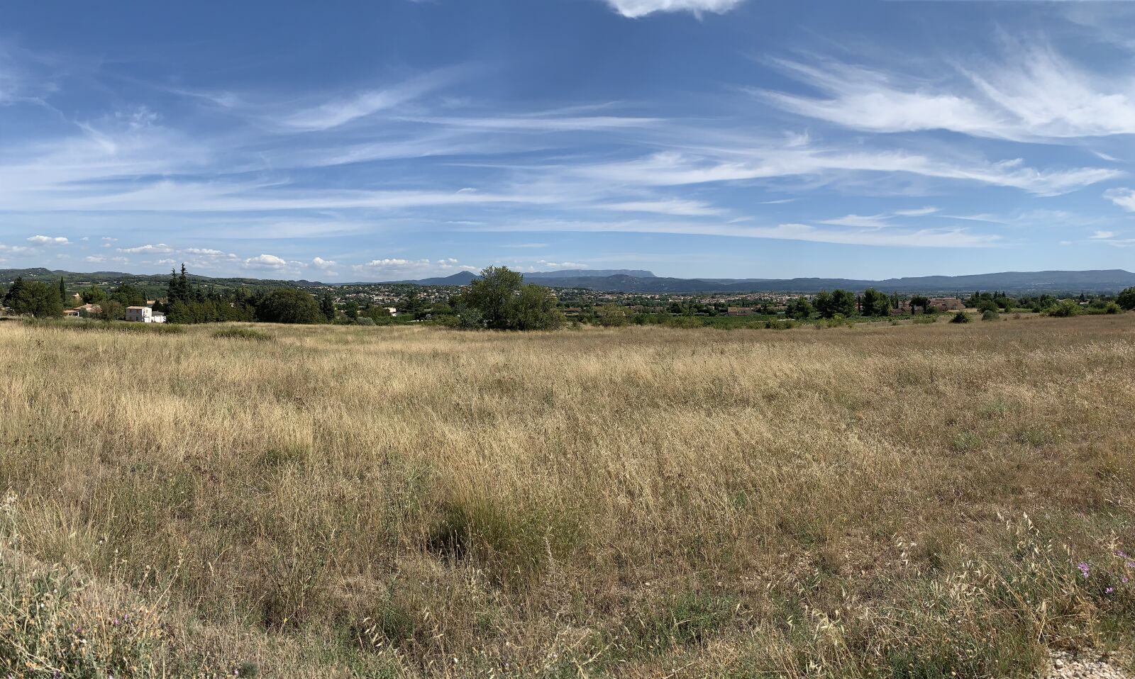 iPhone XS back camera 4.25mm f/1.8 sample photo. Provence, hill, landscape photography