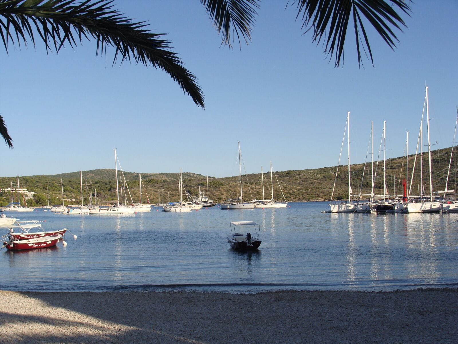 Sony DSC-H3 sample photo. Croatia, island, ships photography