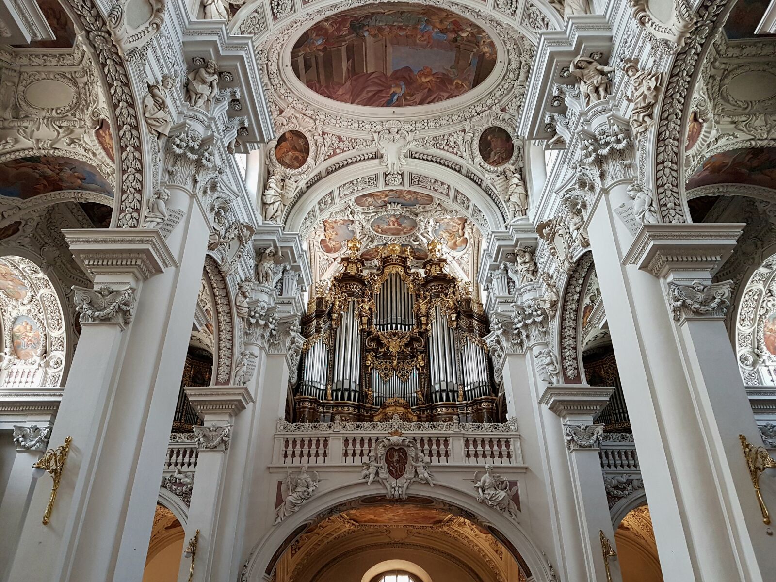 Samsung Galaxy S7 Edge sample photo. Church, architecture, symmetrical photography