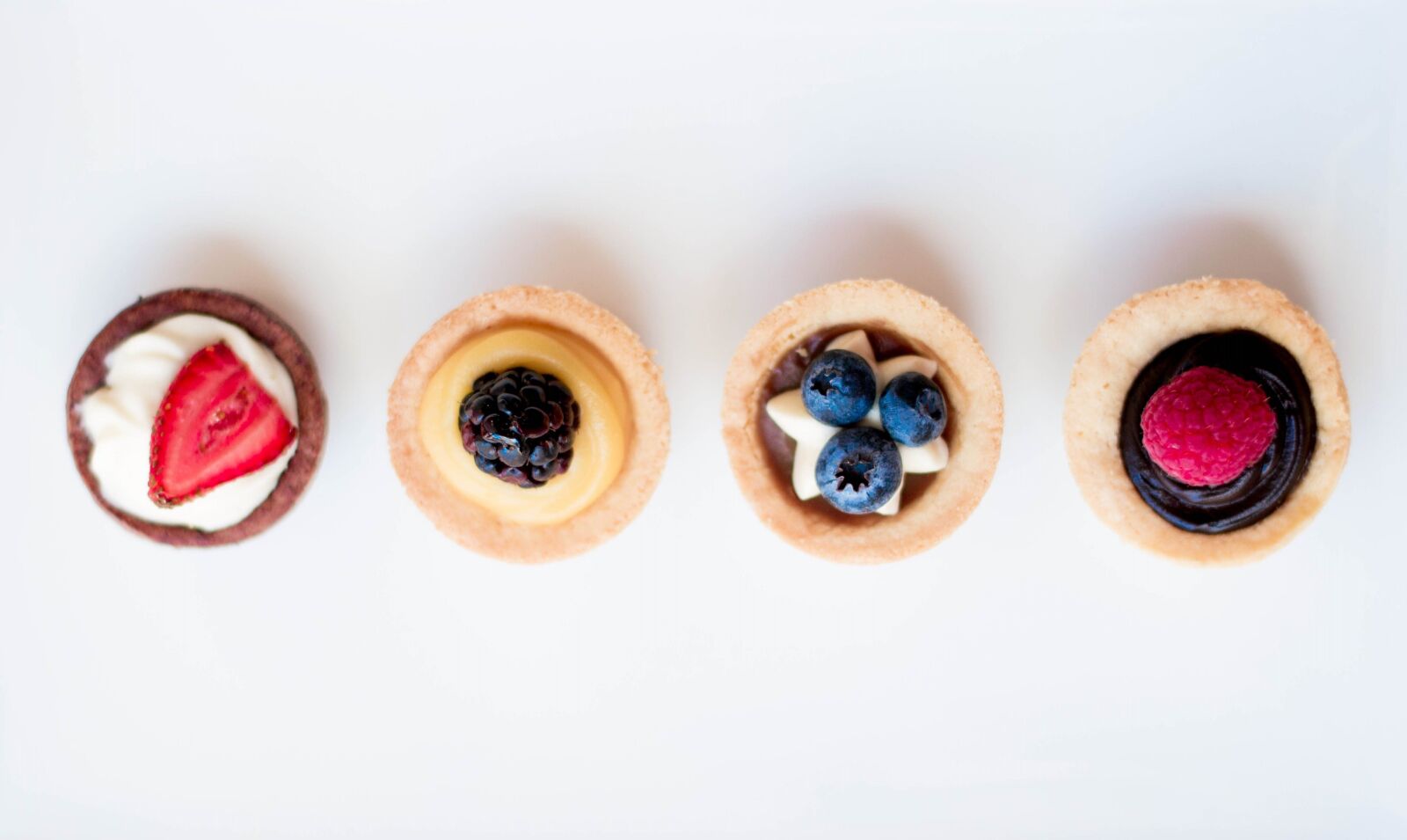 Nikon D3100 sample photo. Cakes, cupcakes, fruit photography