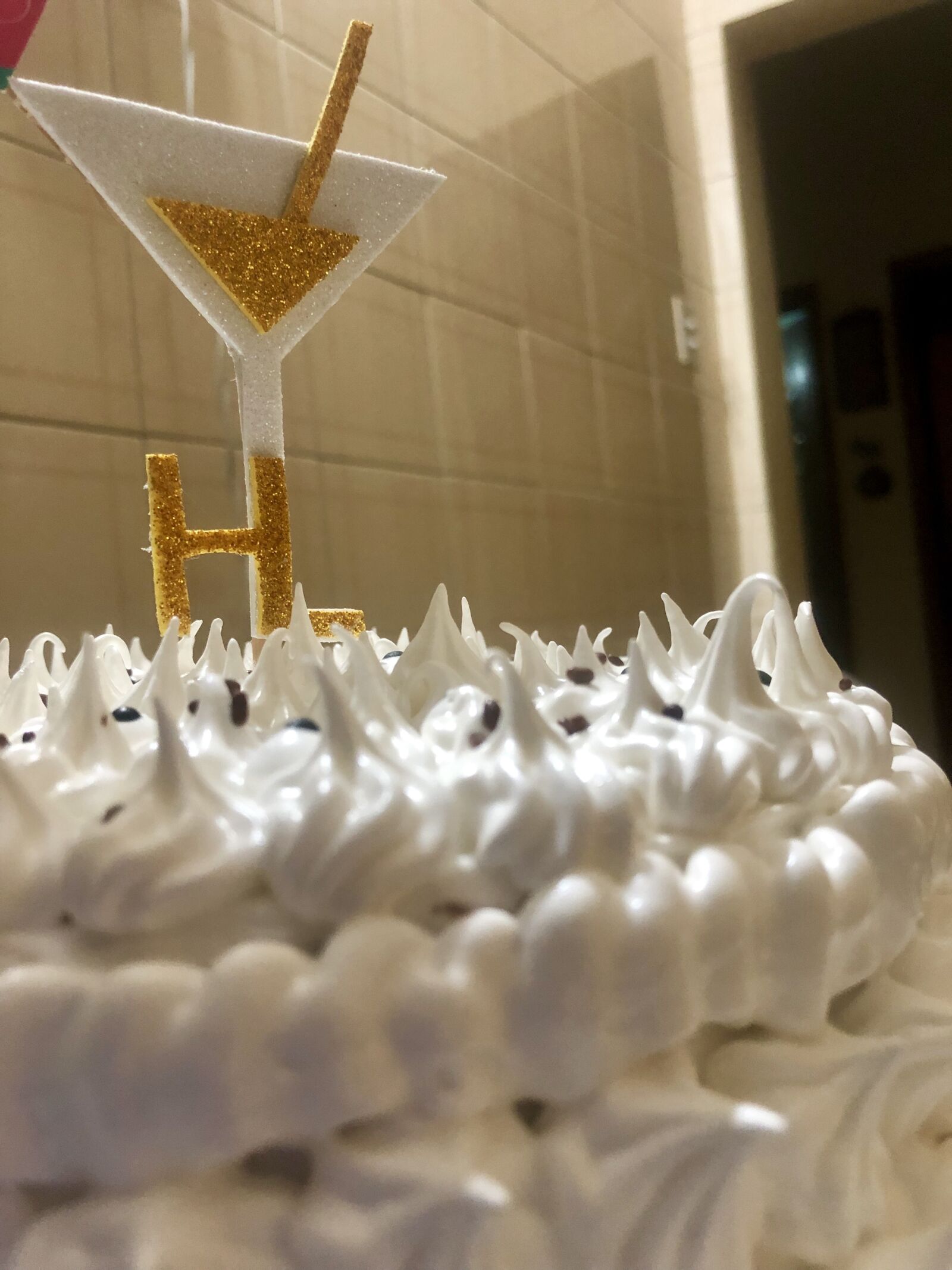 iPhone X back dual camera 4mm f/1.8 sample photo. Cake, dessert, sweet photography