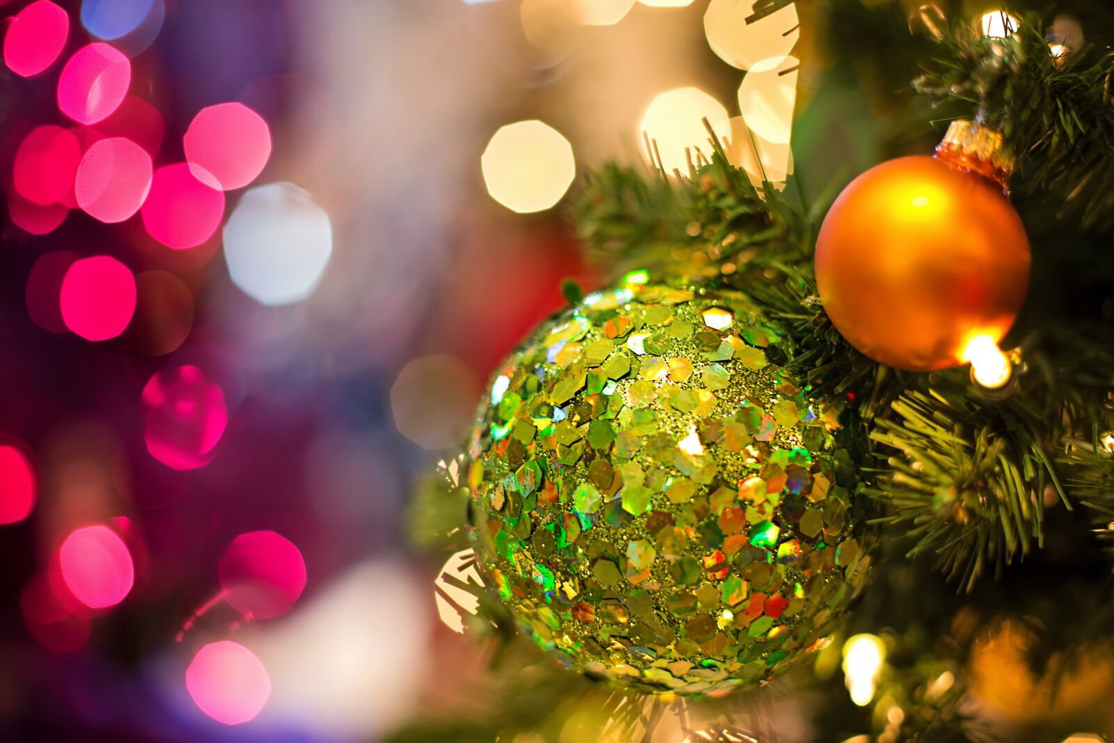 Canon EF 50mm F1.4 USM sample photo. Christmas bulb, ornament, lights photography