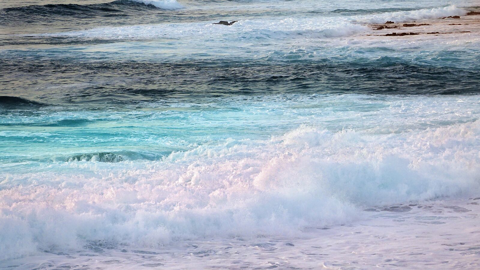Panasonic Lumix DMC-GX85 (Lumix DMC-GX80 / Lumix DMC-GX7 Mark II) sample photo. Sea, sunset, sky photography