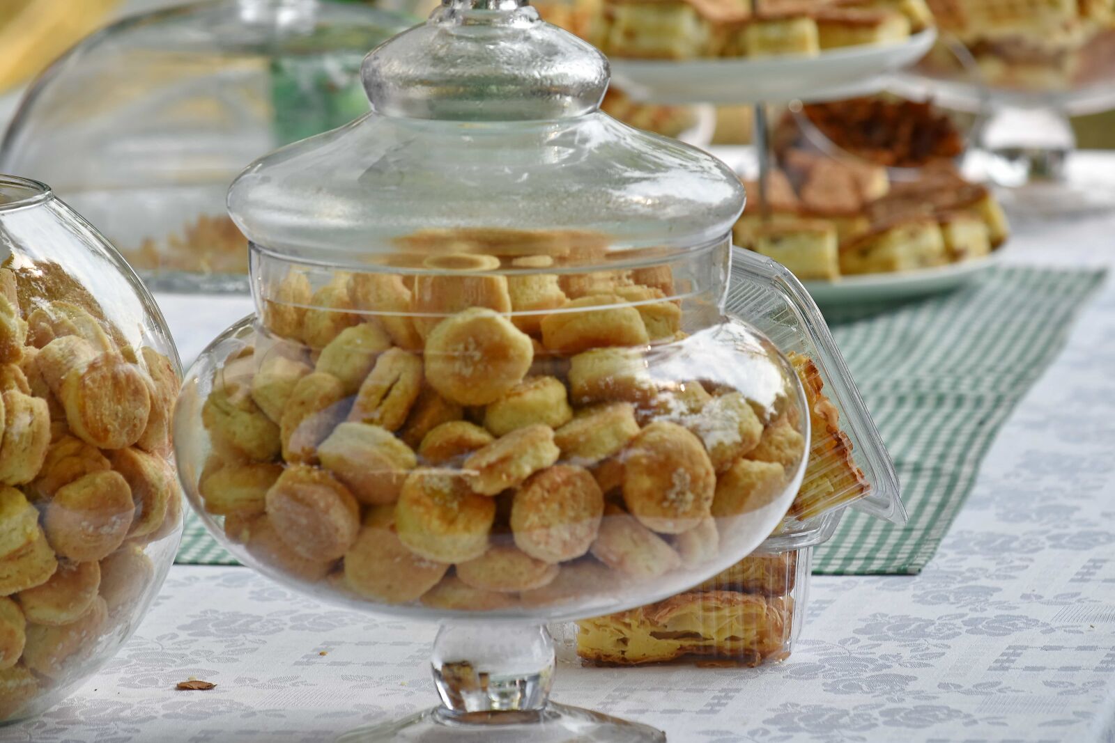 Nikon D5500 sample photo. Baked goods, container, glass photography