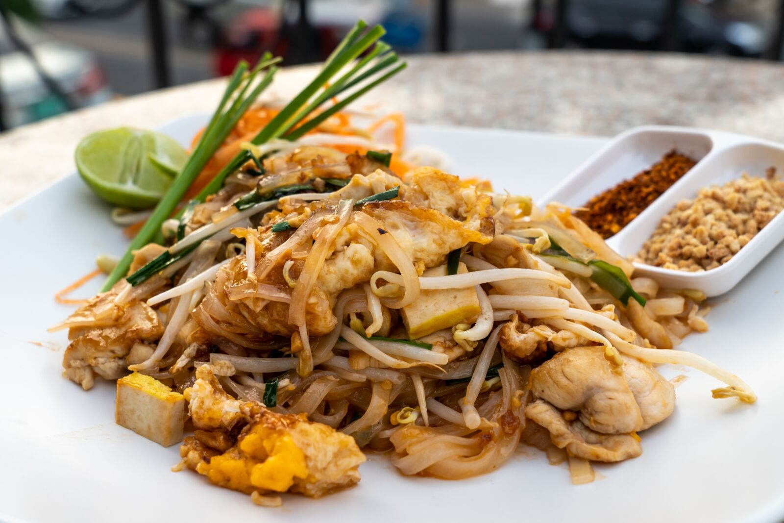 Sony FE 24-105mm F4 G OSS sample photo. Pad thai, thai food photography