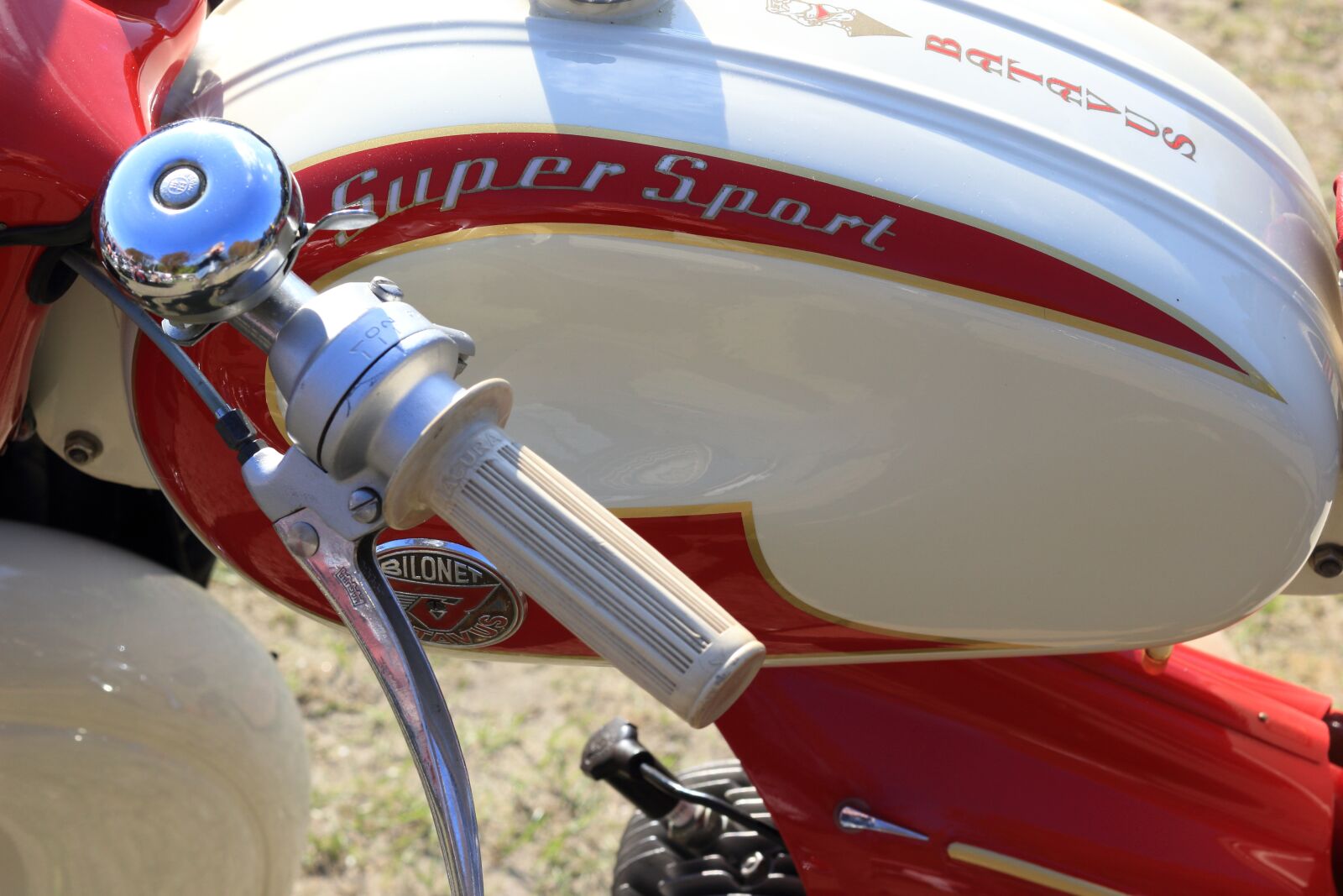 Canon EOS 550D (EOS Rebel T2i / EOS Kiss X4) sample photo. Moped, tank, batavus photography