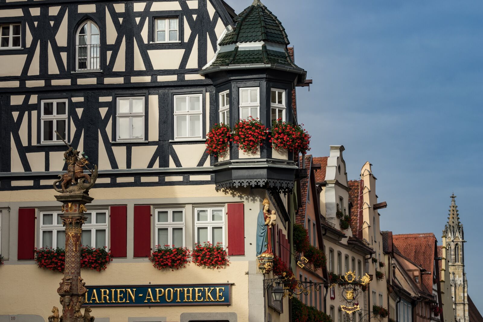 Canon EF 70-300 F4-5.6 IS II USM sample photo. Rothenburg, fachwerkhaus, historically photography