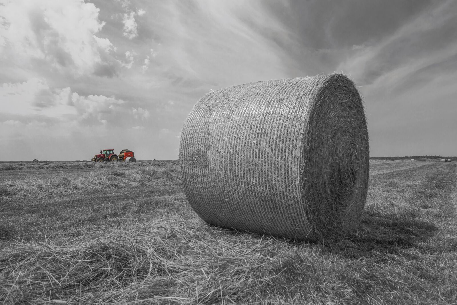 Nikon D810 sample photo. Hay bales, tractor, harvest photography