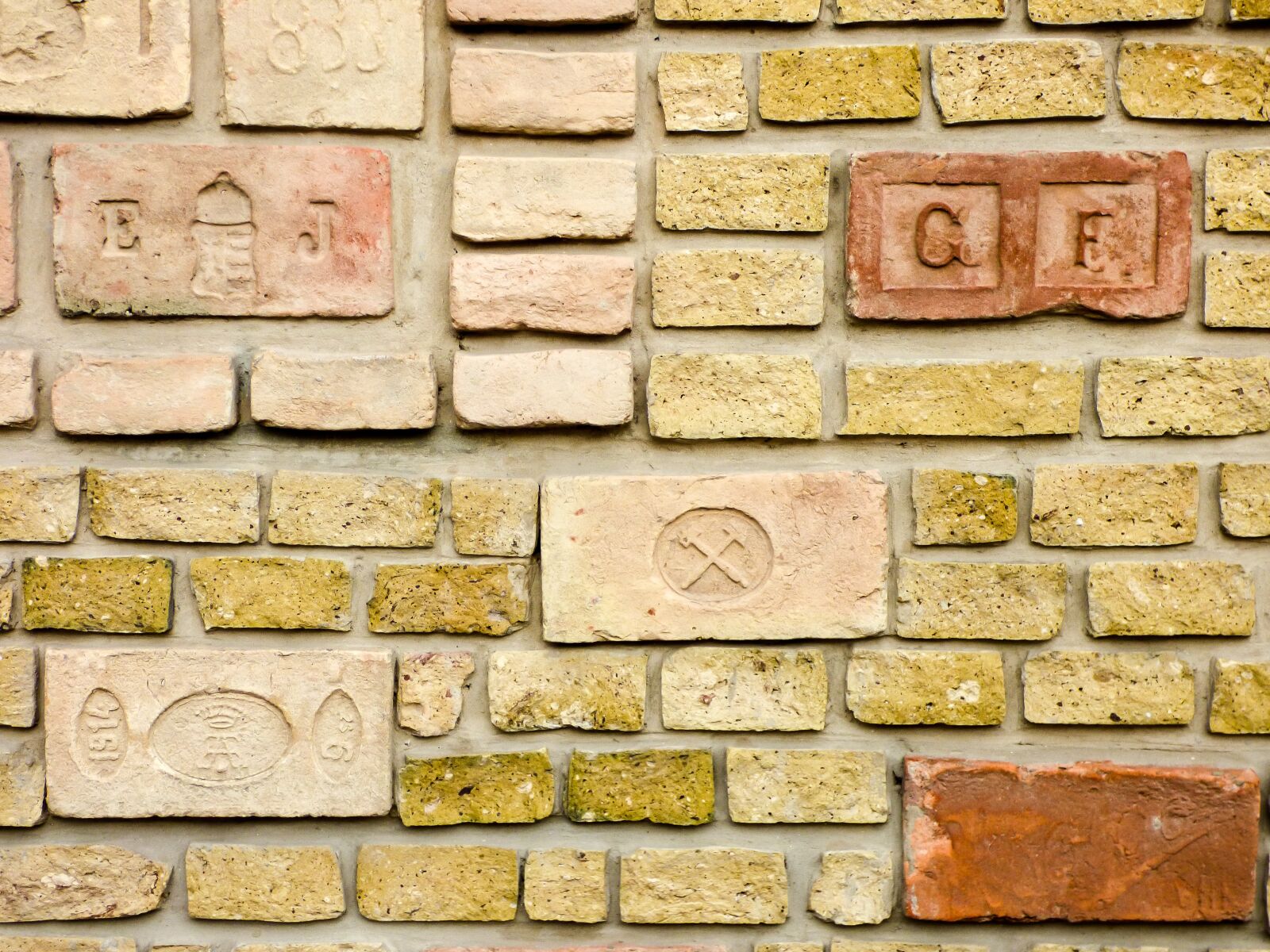 Panasonic DMC-FZ72 sample photo. Fence, brick, background photography