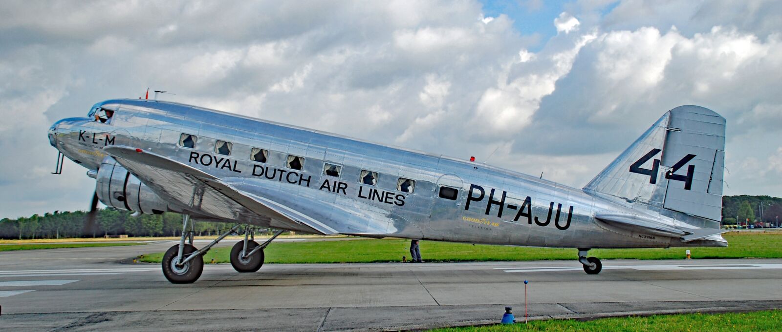 Nikon D50 sample photo. Plane, transport, vliegterrein photography