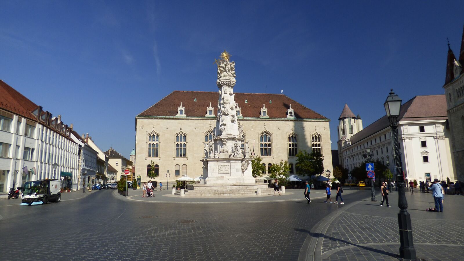 Panasonic Lumix DMC-FZ70 sample photo. Budapest, hungary, column photography