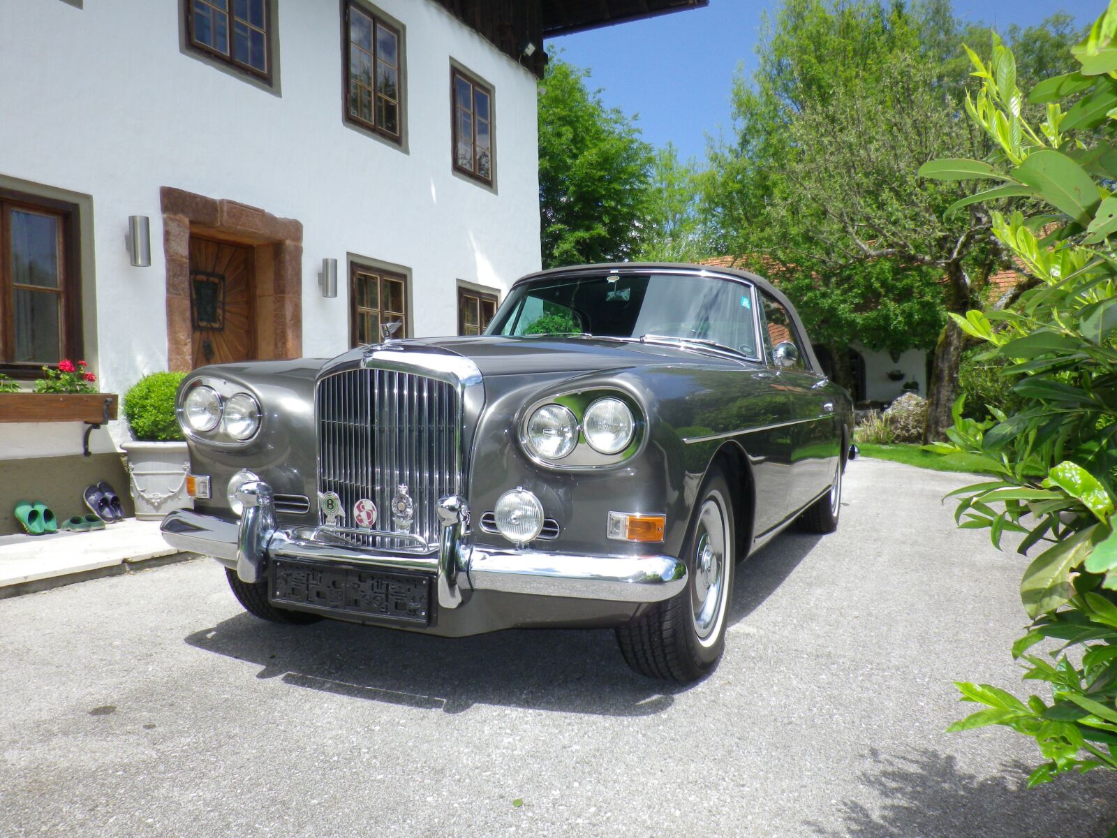 Pentax Optio RZ10 sample photo. Bentley, oldtimer, classic photography