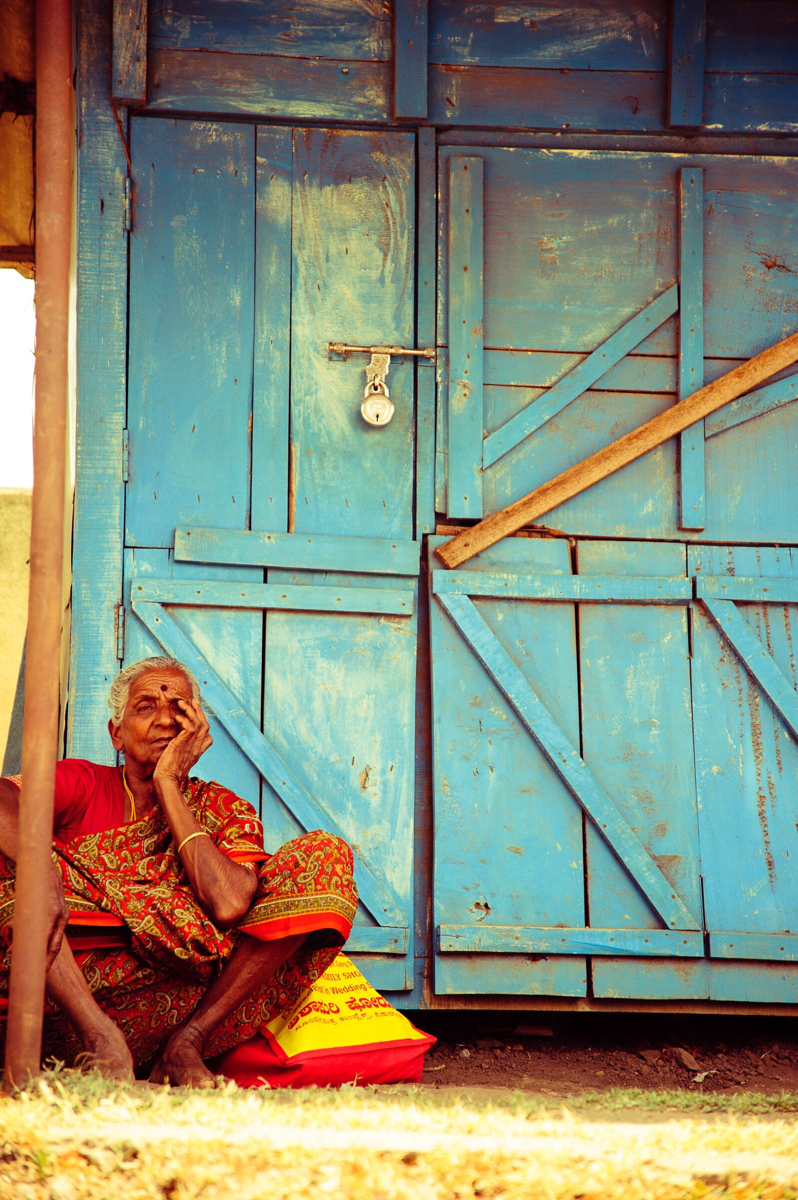 Nikon D700 sample photo. Thinking, woman, india photography