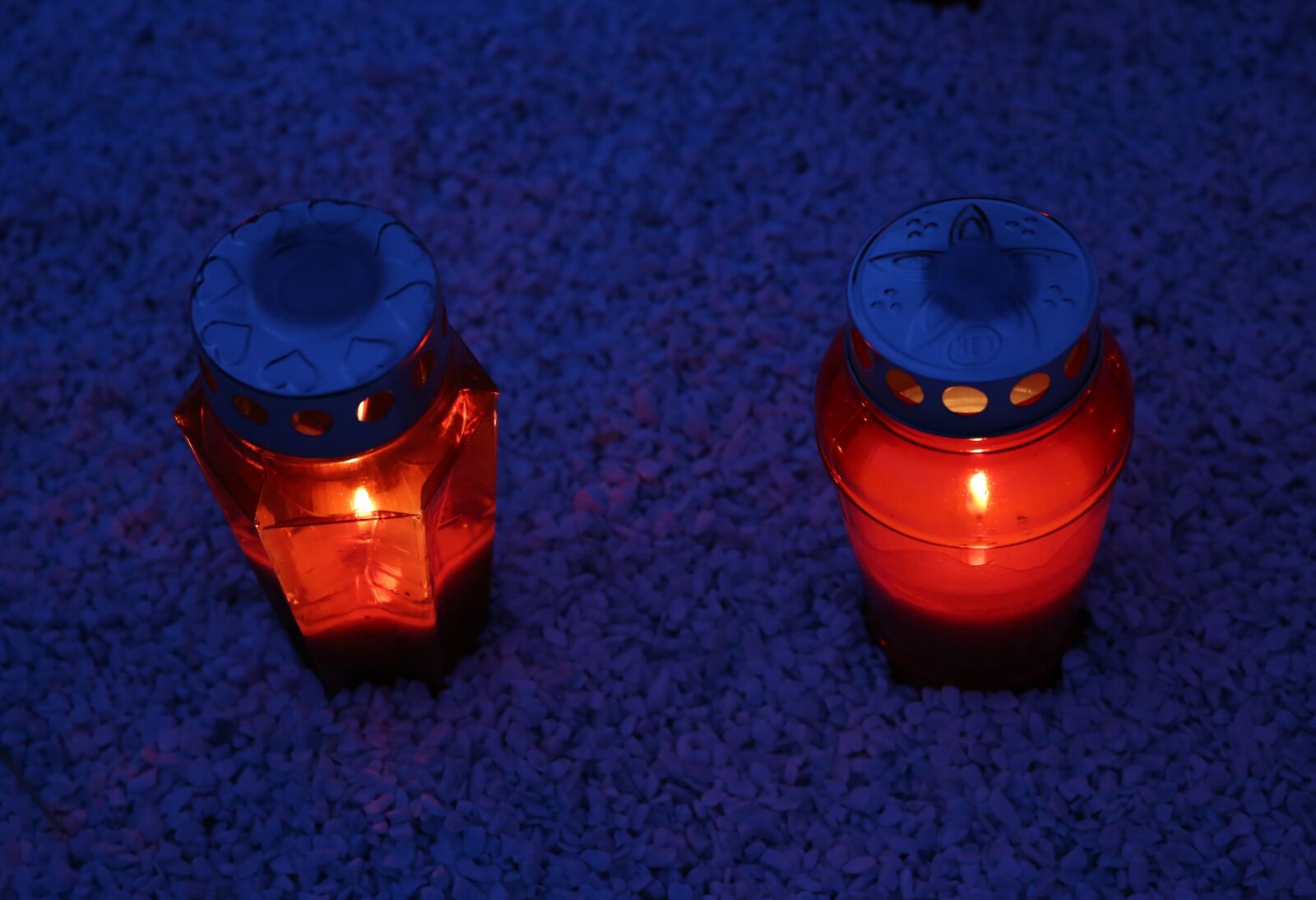 Canon EF 24-105mm F3.5-5.6 IS STM sample photo. Two red candles, lantern photography