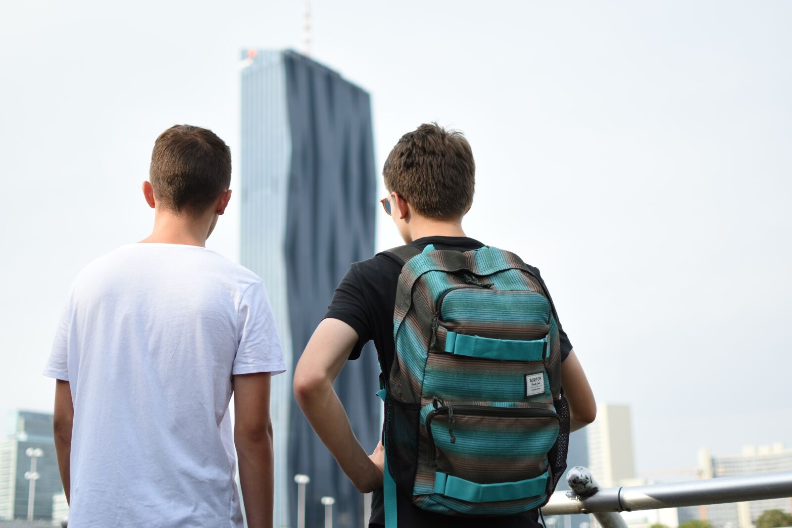 Nikon D5600 sample photo. Teenager, young people, skyscraper photography