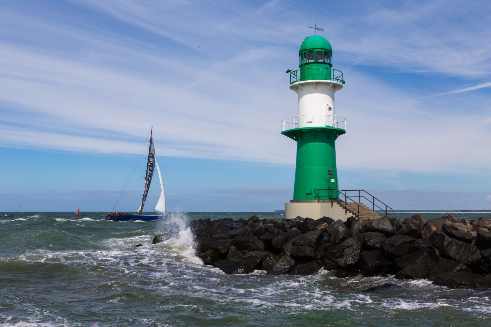 Canon EOS 6D + Canon EF 24-105mm F4L IS USM sample photo. Lighthouse, harbour entrance, warnem photography