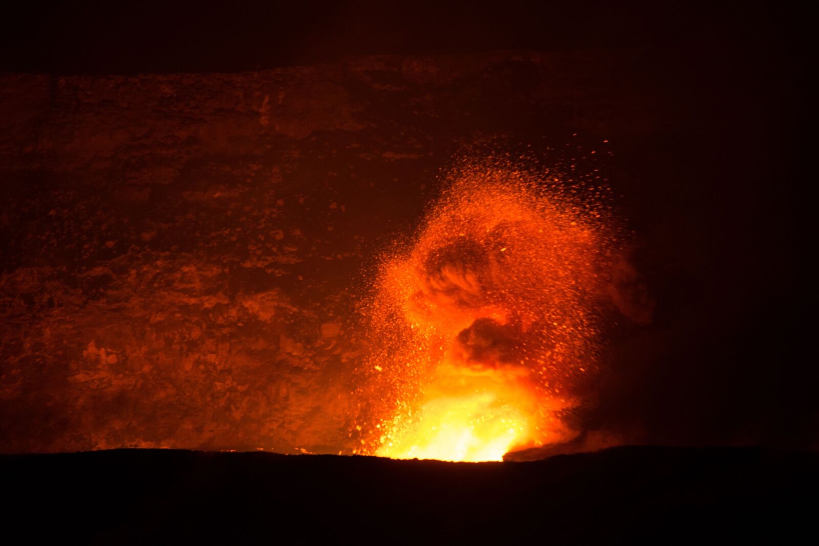 Nikon D600 sample photo. Volcano, lava, flowing photography