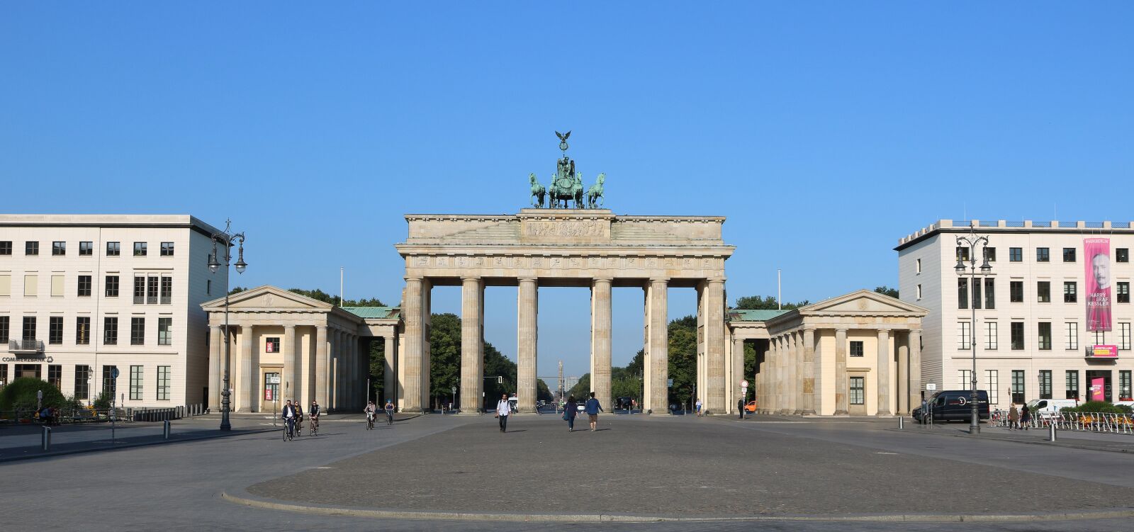 Canon EOS 750D (EOS Rebel T6i / EOS Kiss X8i) sample photo. Berlin, brandenburg gate, panorama photography