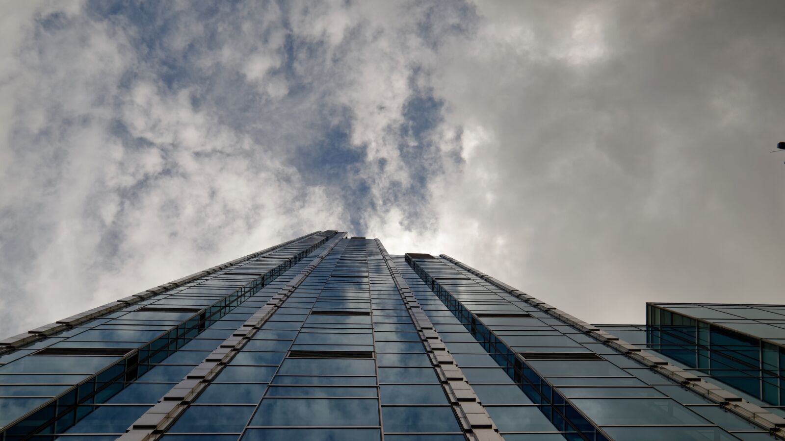 Nikon D5100 sample photo. Building, high, offices photography