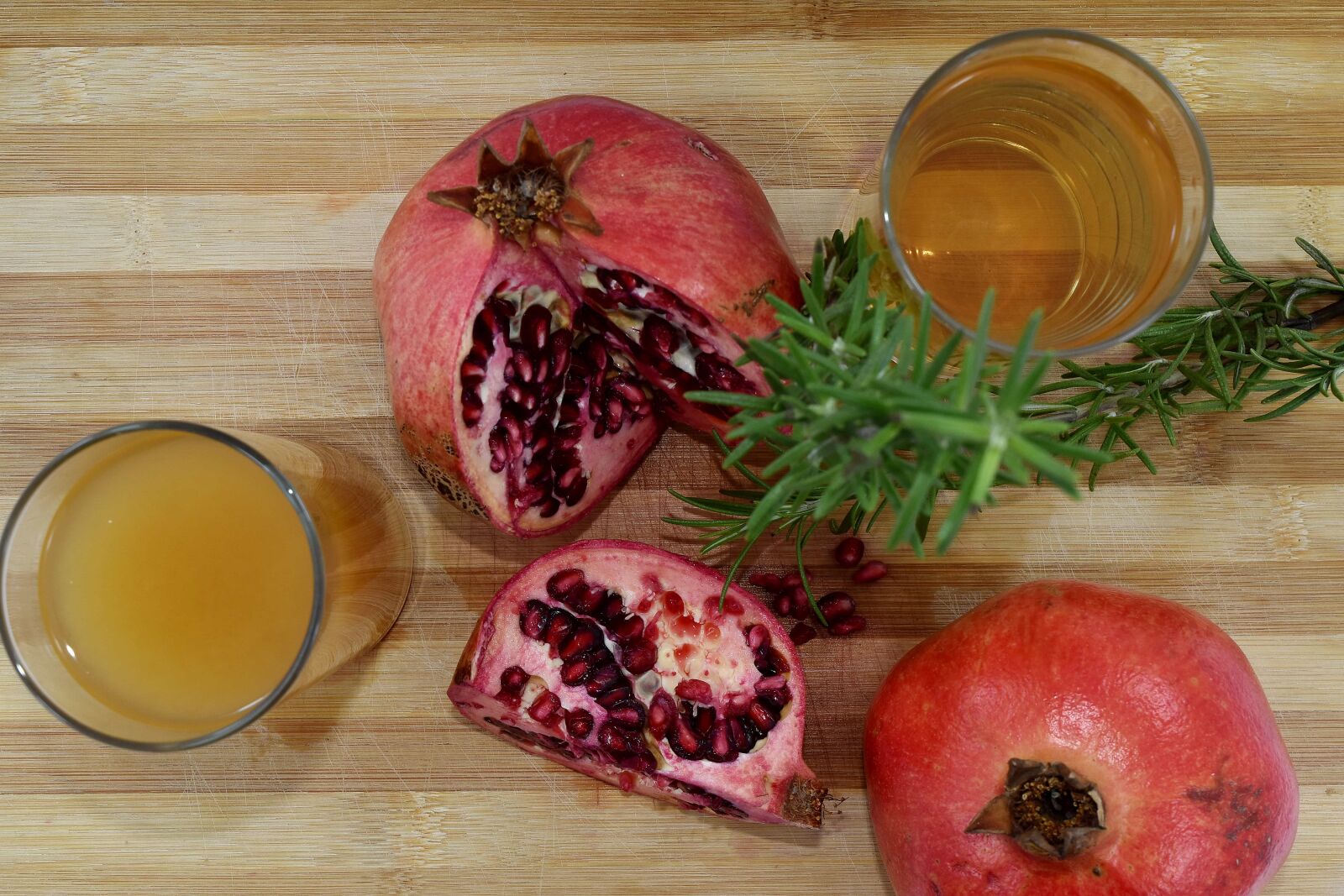 Nikon D5500 sample photo. Citrus, fruit juice, rosemary photography