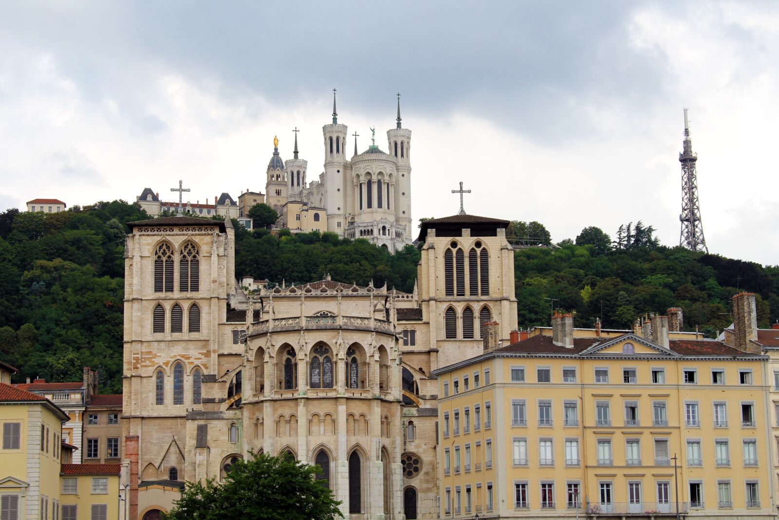 Canon EOS 700D (EOS Rebel T5i / EOS Kiss X7i) sample photo. Lyon, france, historic center photography