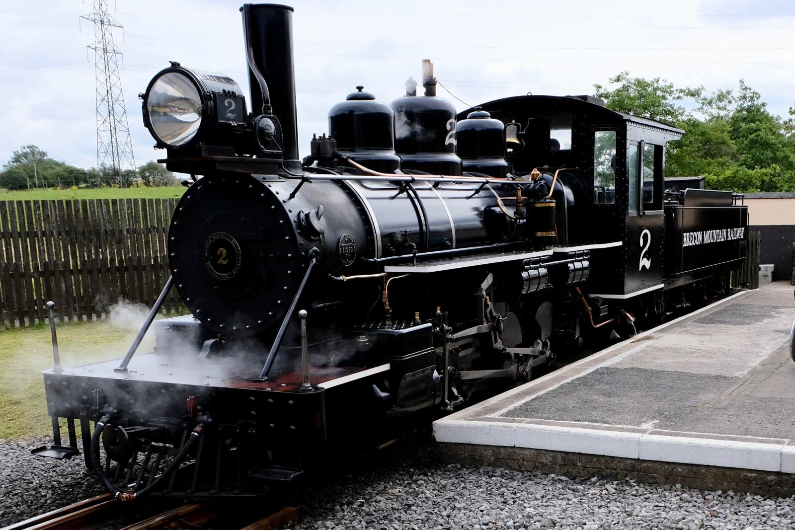 Fujifilm X-T20 + Fujifilm XC 16-50mm F3.5-5.6 OIS II sample photo. Engine, train, railroad track photography