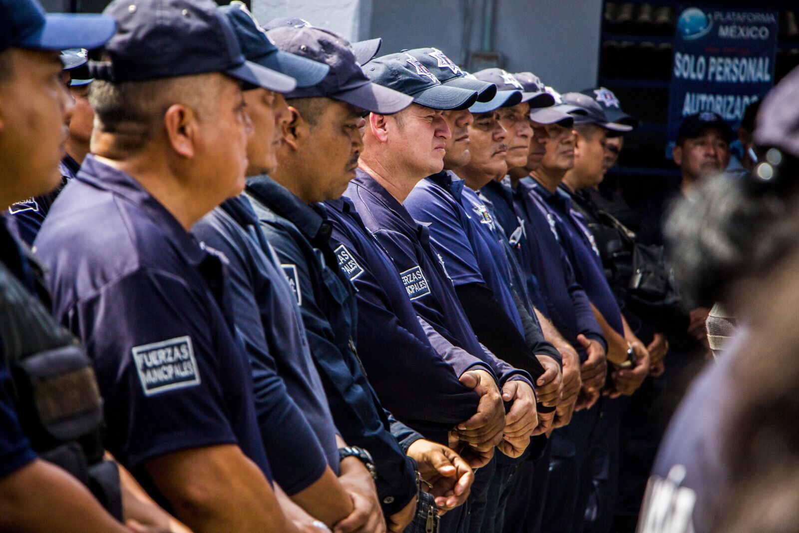 Canon EOS 700D (EOS Rebel T5i / EOS Kiss X7i) sample photo. Police, security, gun photography