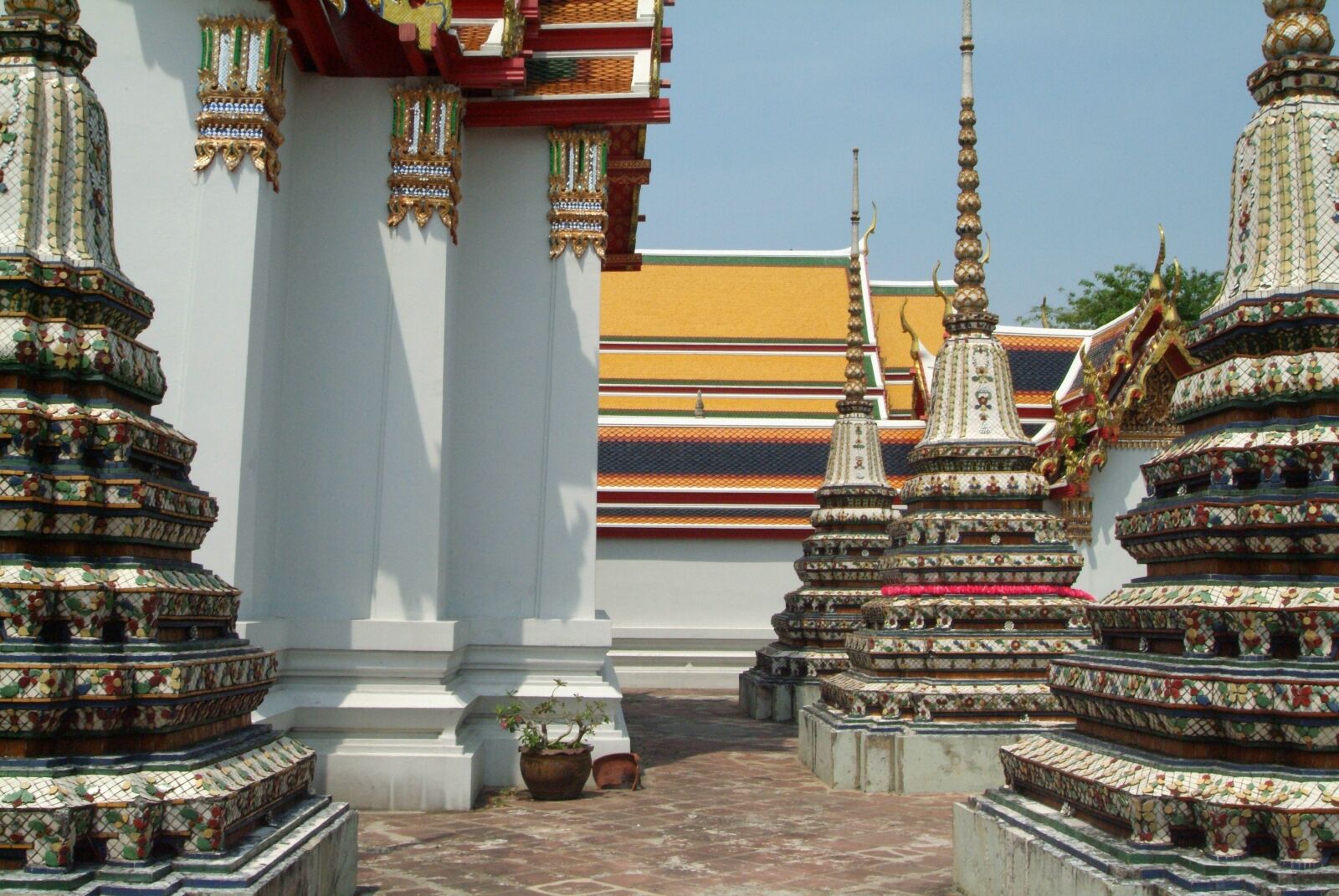 Fujifilm FinePix S3 Pro sample photo. Bangkok, thailand, architecture photography