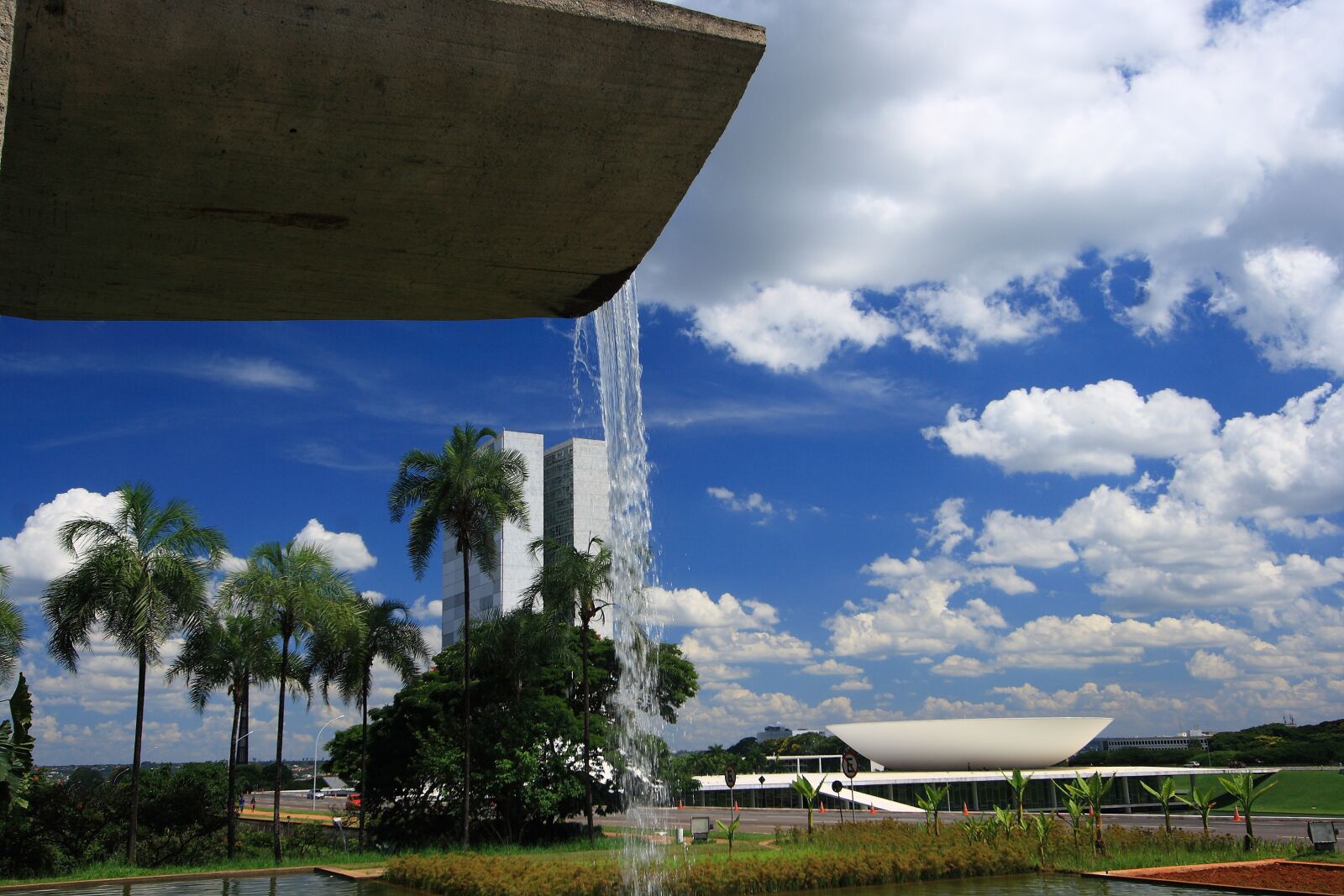 Canon EOS 400D (EOS Digital Rebel XTi / EOS Kiss Digital X) sample photo. Brasilia, brazil, capital of photography