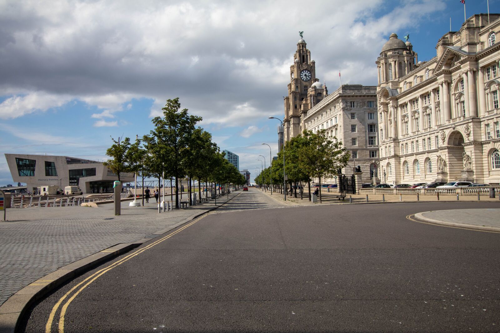 Canon EOS 80D + Canon EF-S 10-18mm F4.5–5.6 IS STM sample photo. Liverpool, 3, graces photography