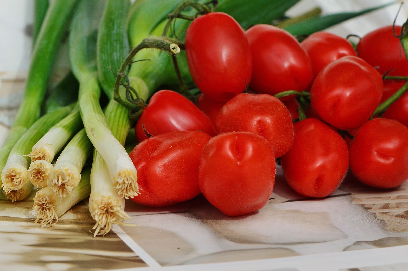 Nikon D3200 sample photo. Tomatoes, spring onions, vegetables photography