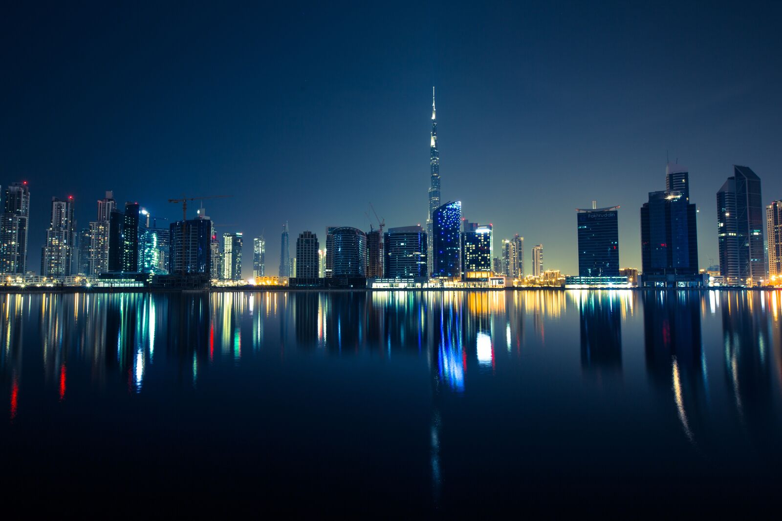 Canon EF 16-35mm F2.8L II USM sample photo. Buildings, dubai, metropole photography