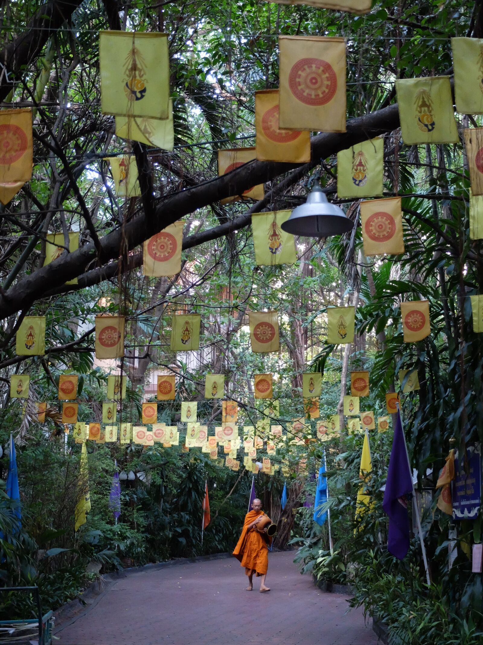 Fujifilm X30 sample photo. Thailand, bangkok, buddhist photography