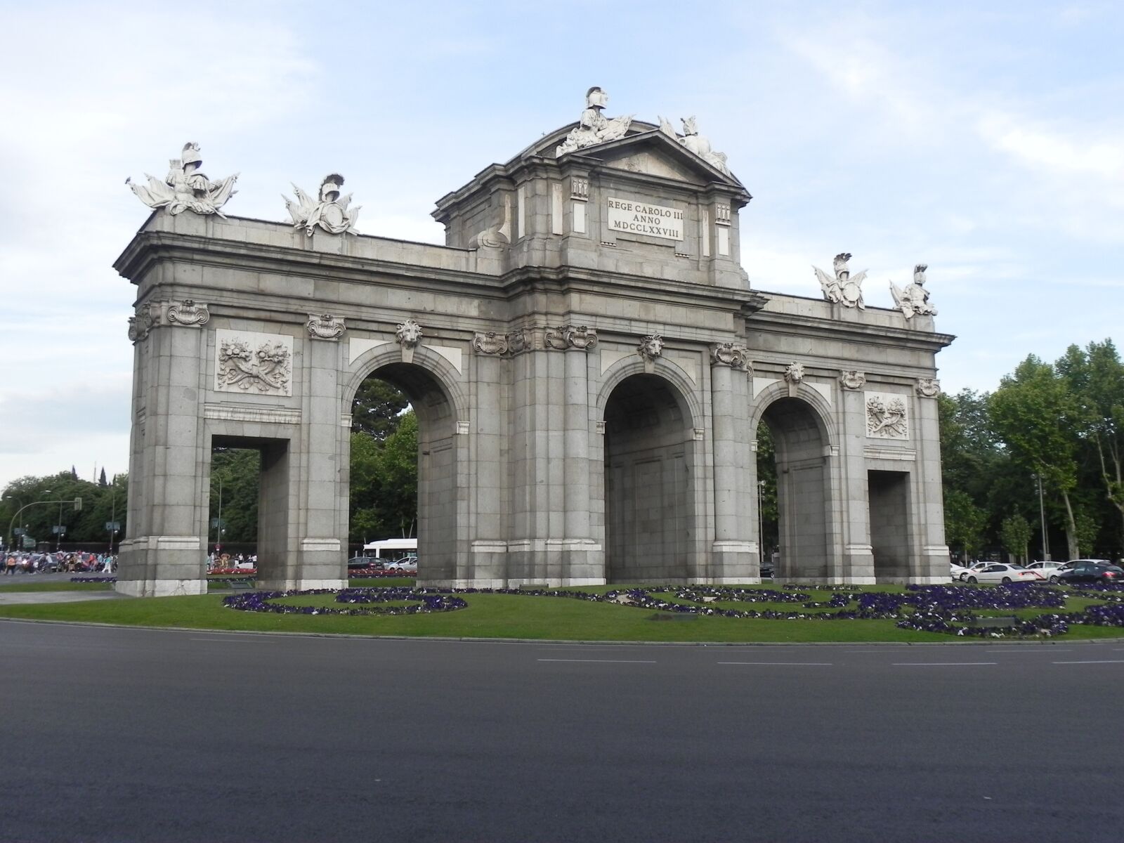 Nikon Coolpix P100 sample photo. Puerta de alcal photography