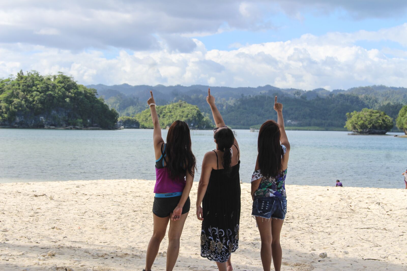 Canon EOS 700D (EOS Rebel T5i / EOS Kiss X7i) sample photo. Friendship, travel, beach photography