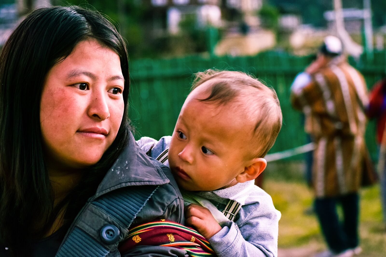 Nikon D5300 sample photo. Bhutanese woman with kid photography