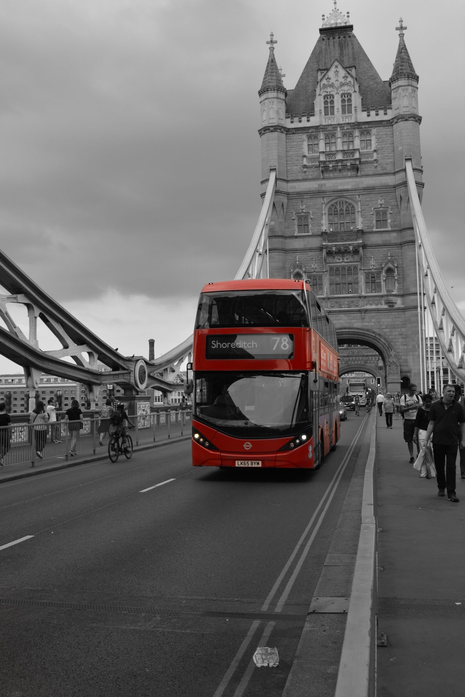 Nikon D5200 sample photo. London, bus, england photography