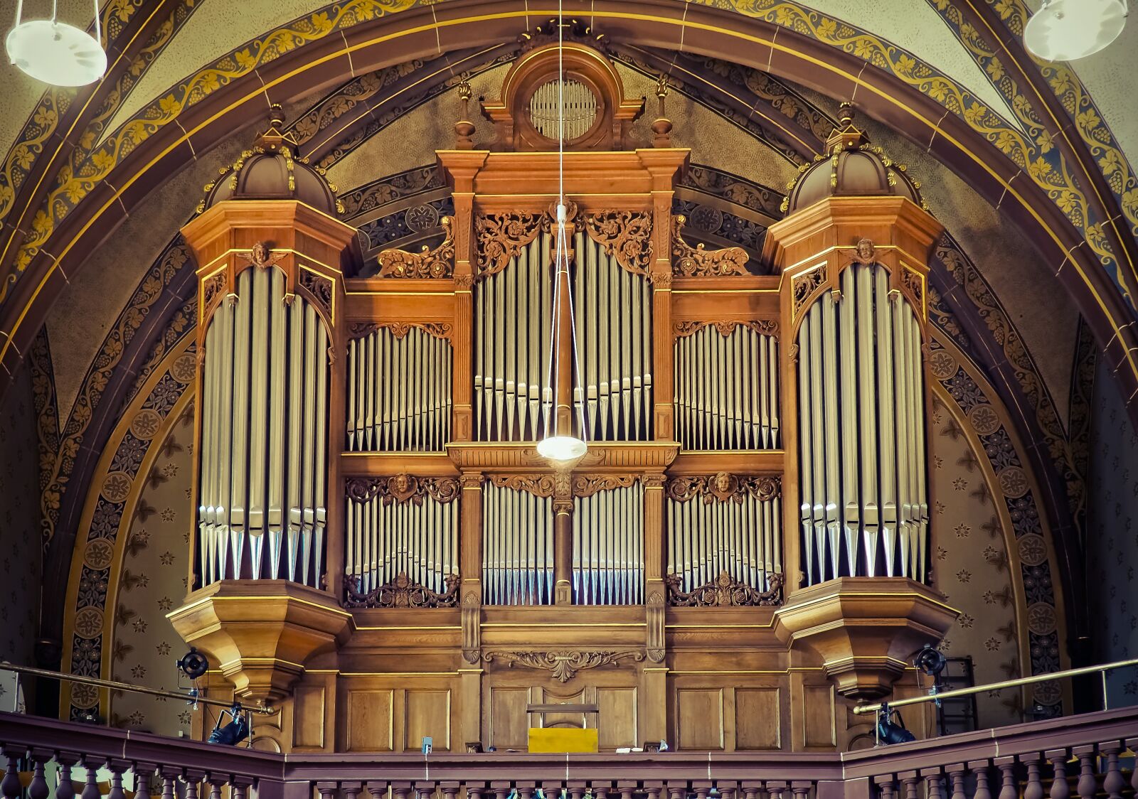 Olympus OM-D E-M10 sample photo. Church, organ, music photography