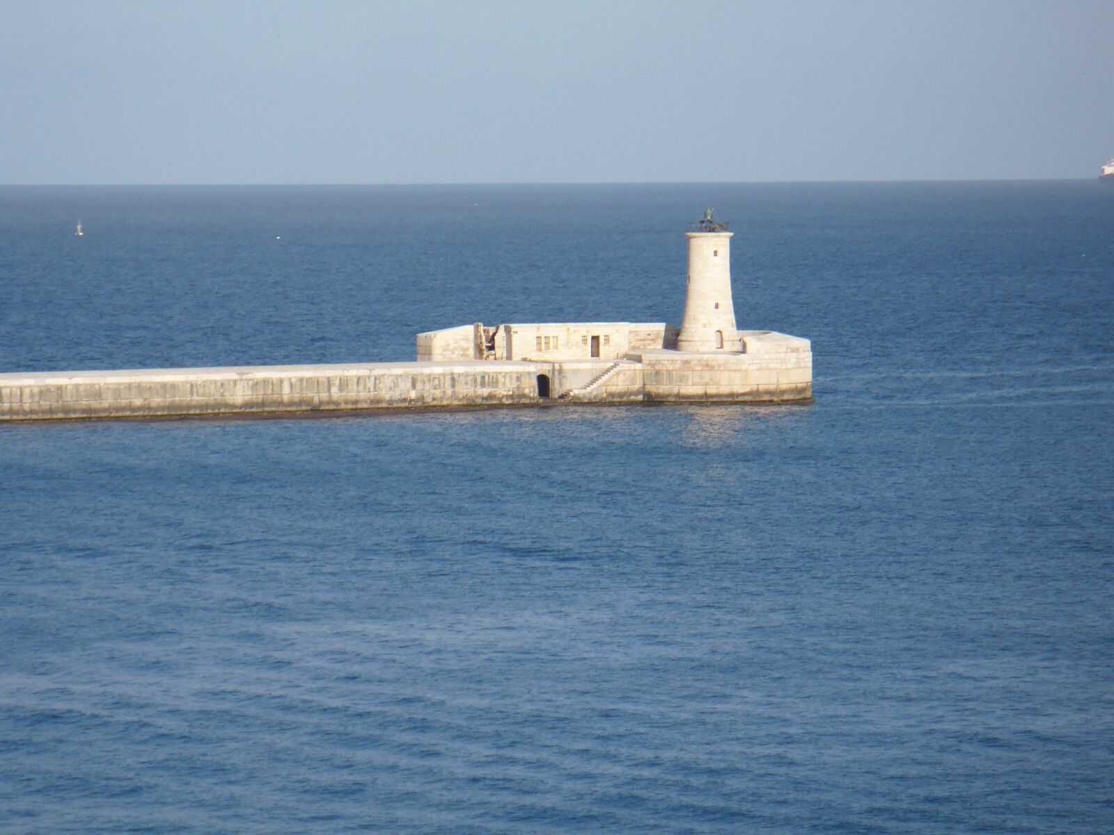 Panasonic DMC-LZ7 sample photo. Malta, sea, lighthouse photography