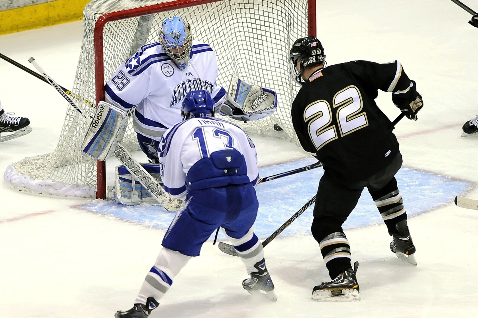 Nikon D700 sample photo. Ice hockey, players, forward photography