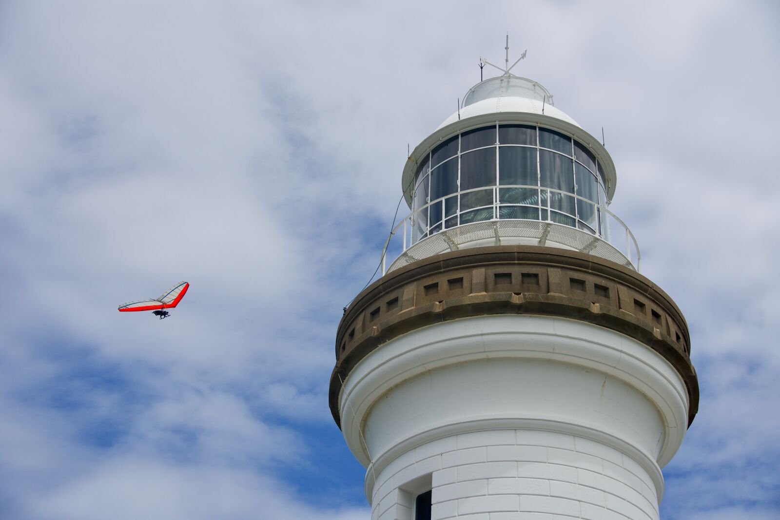 Sony E 18-135mm F3.5-5.6 OSS sample photo. Lighthouse, beacon, white photography