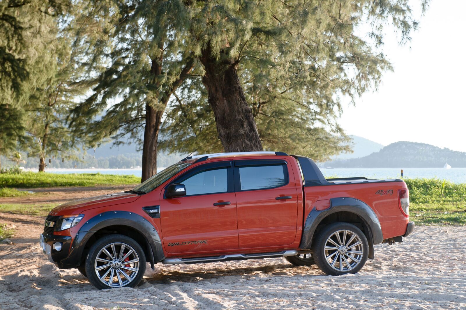 Nikon D3S sample photo. Tea, car, truck photography