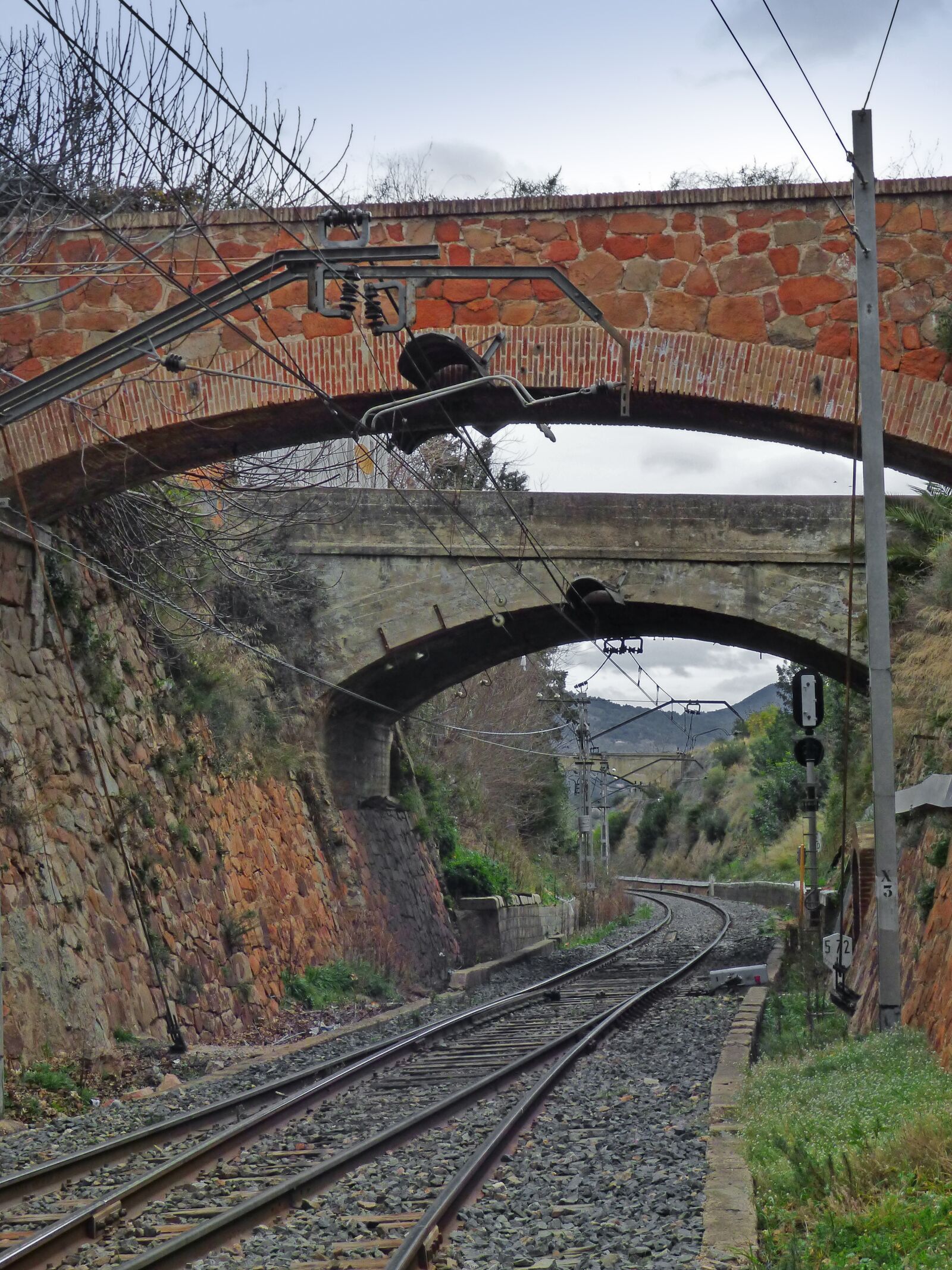 Panasonic Lumix DMC-FZ70 sample photo. Via, railway line, engineering photography
