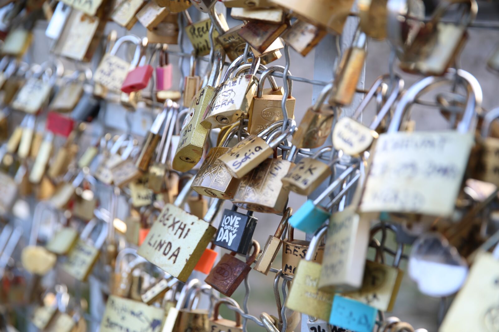 Canon EF 24-70mm F2.8L II USM sample photo. Key bridge, lock, love photography