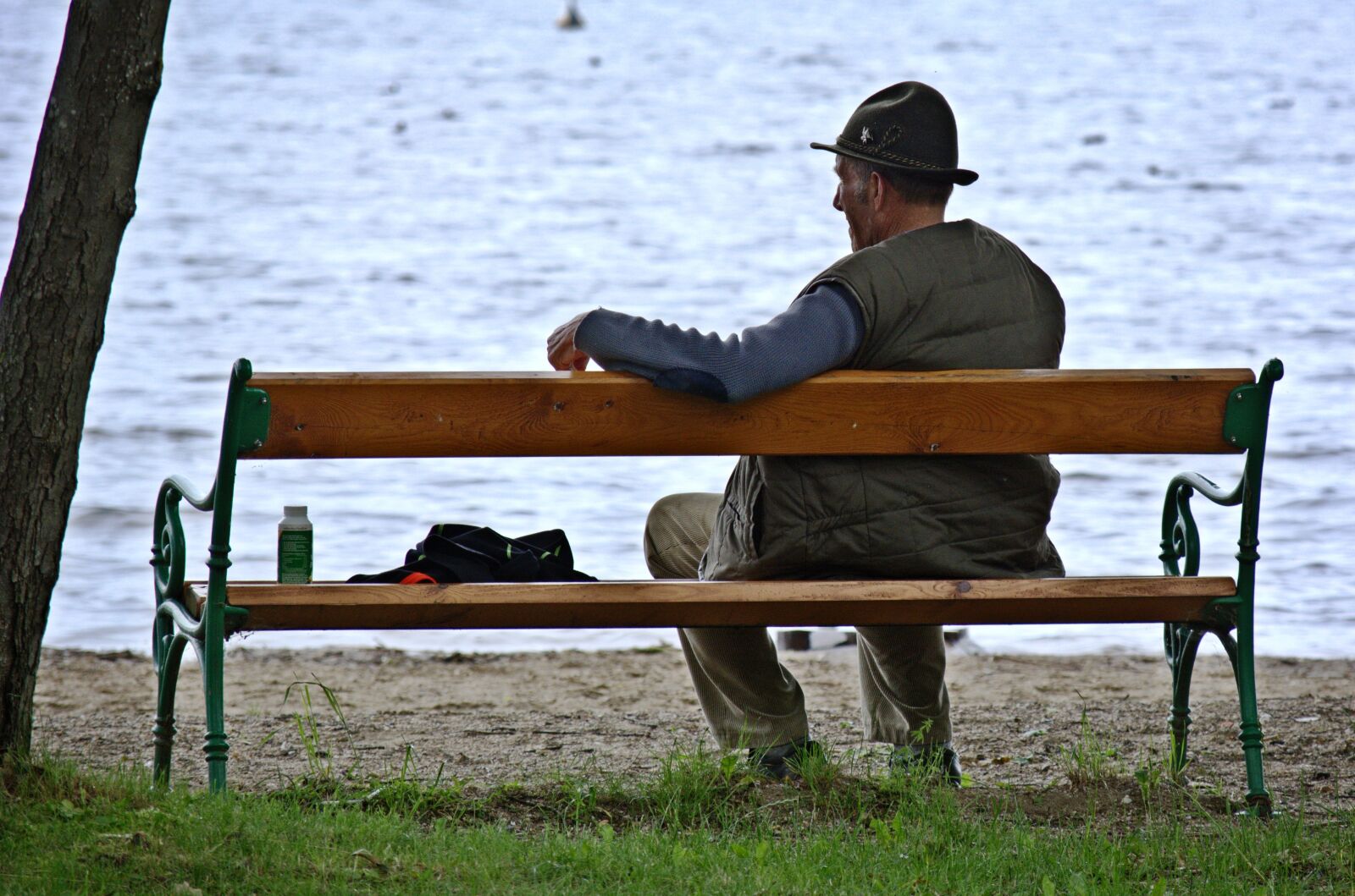 55.0-200.0mm f/4.0-f/5.6 sample photo. Person, man, individually photography